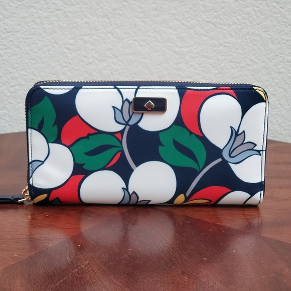 kate spade Handbags - ❌SOLD❌Kate Spade Dawn Breezy Floral Wallet